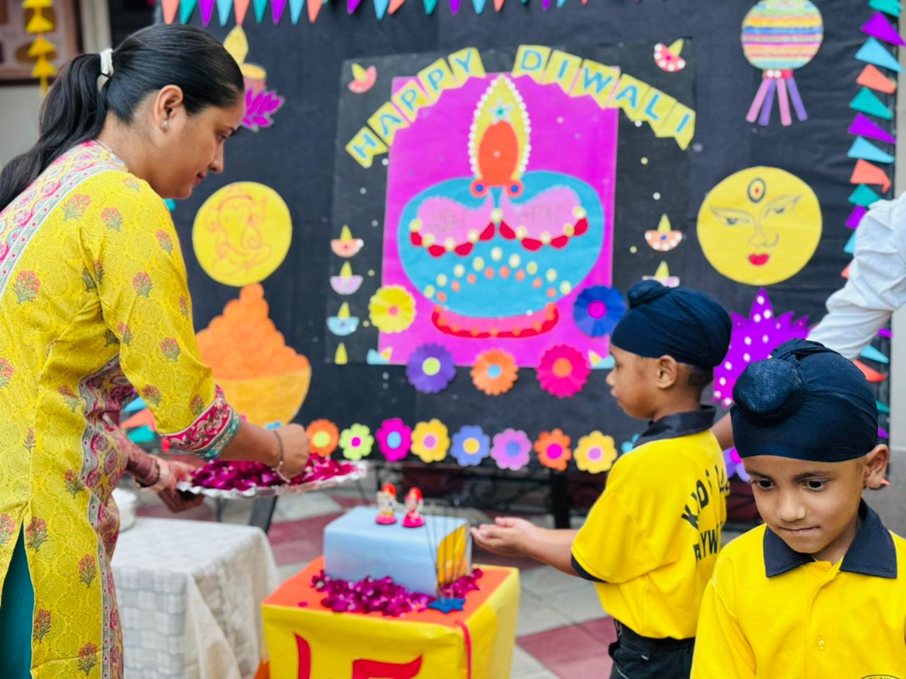 Modern Nursery School and Kids Care Playway School Have Joint Diwali Celebration! at Modern Senior Secondary School, Patiala - image 7